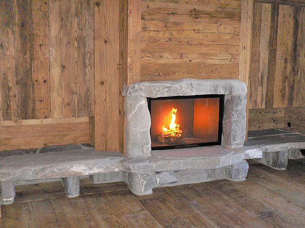 Traditionell - Natursteine kombiniert mit Holz - Kurt Trachsel AG